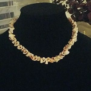 Vintage Puka Shell Choker Necklace - image 1